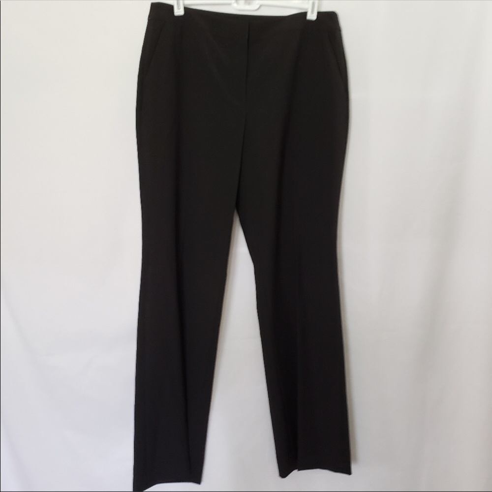 St John SoCa black New flat front trouser.